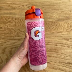 30 oz Gatorade bottle